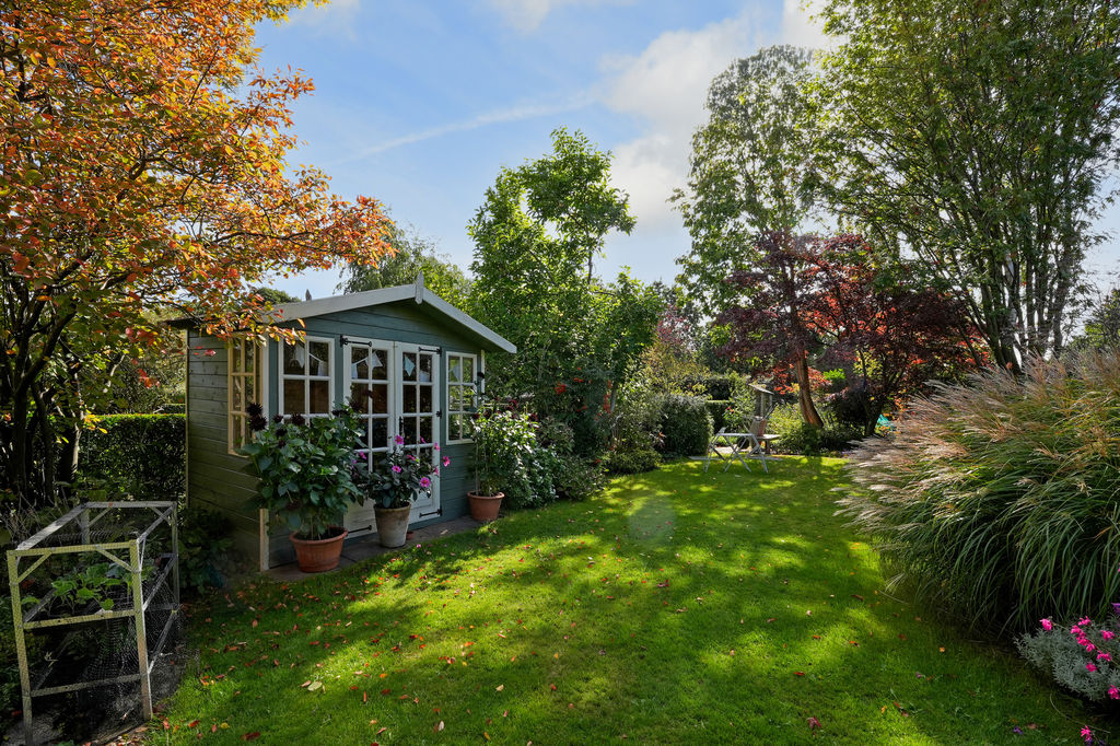 Cairns Road Crosspool